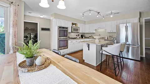 Kitchen - 1105 Winrose Dr, Collierville, TN 38017 photo 2 of 3