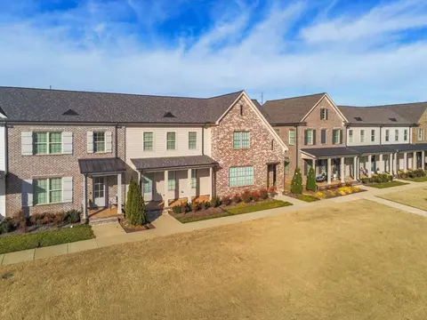 897 Ufton Aly, Collierville, TN 38017