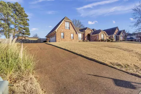 Exterior - 4936 Rivercrest Ln, Bartlett, TN 38135 photo 3 of 5