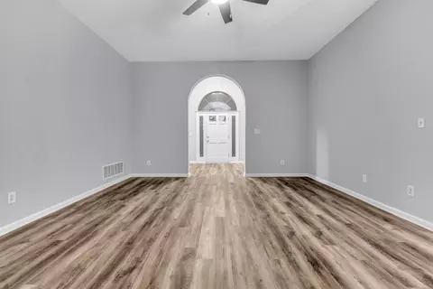 Living - 4936 Rivercrest Ln, Bartlett, TN 38135 photo 2 of 3