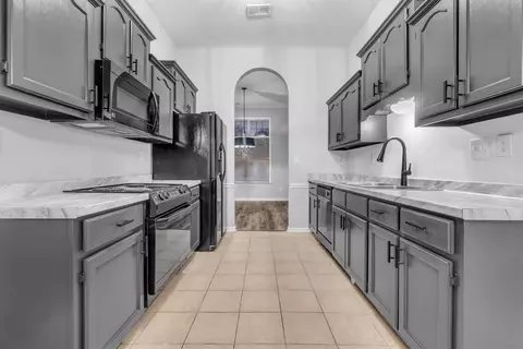Entry Way - 4936 Rivercrest Ln, Bartlett, TN 38135 photo 5 of 6