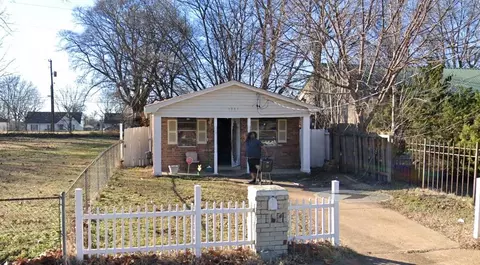1305 Adelaide St, Memphis, TN 38106
