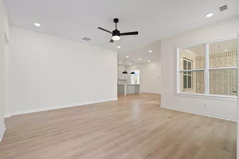 Living - 3133 Mannington Dr, Bartlett, TN 38135 photo 3 of 3