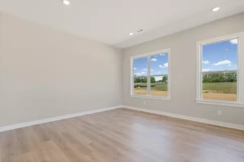 Living - 3137 Mannington Dr, Bartlett, TN 38135 photo 4 of 4