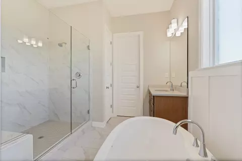 Bath - 3137 Mannington Dr, Bartlett, TN 38135 photo 3 of 3