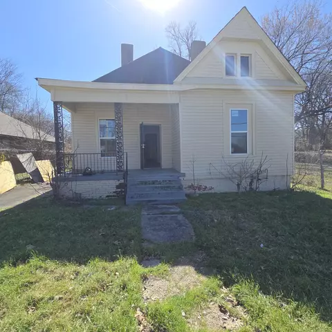 385 Walker Ave, Memphis, TN 38126