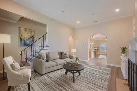 5231 Newton Oak Cir, Memphis, TN 38117