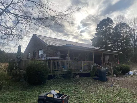 30 Dodd Dr, Savannah, TN 38372