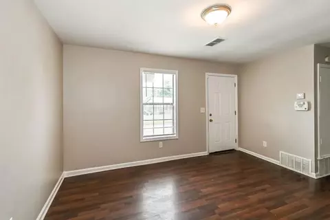 Living - 5003 Deneen Dr, Memphis, TN 38109 photo 1 of 1