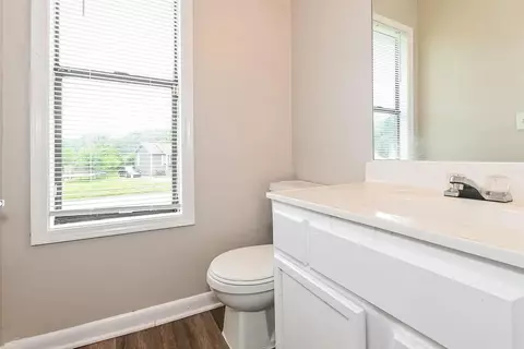 Bath - 5003 Deneen Dr, Memphis, TN 38109 photo 1 of 2