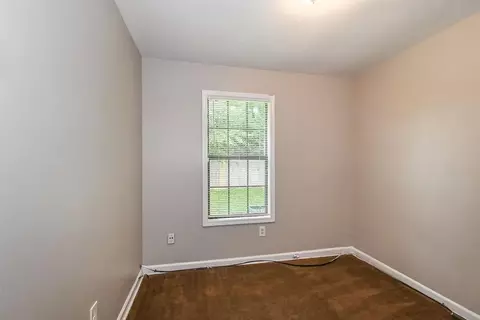Bedroom - 5003 Deneen Dr, Memphis, TN 38109 photo 2 of 4