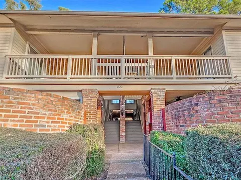 1220 Chamberlain Dr #4, Memphis, TN 38119