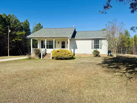 3566 142 Hwy, Selmer, TN 38375