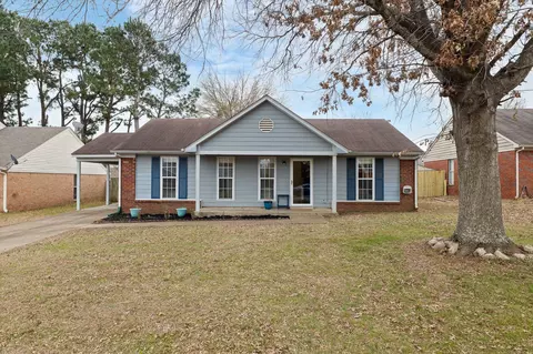 10309 Curtis Dr, Olive Branch, MS 38654