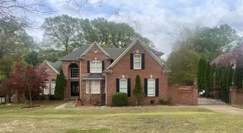 1816 New Riverdale Rd, Germantown, TN 38138