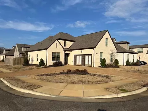 565 Holden Dr E, Cordova, TN 38018