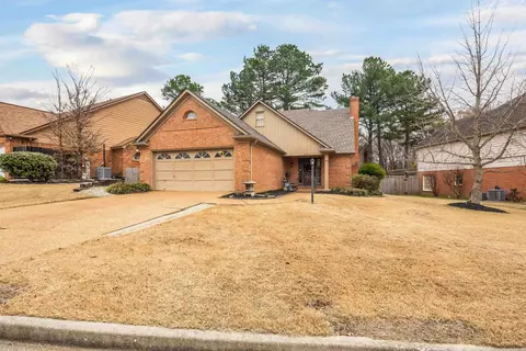 8785 Cedar Mills Cir, Cordova, TN 38016