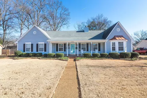 2710 Surrey Park Dr, Bartlett, TN 38134