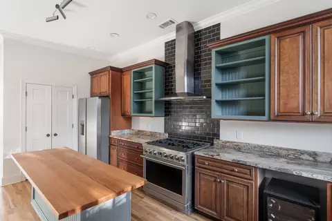 Kitchen - 931 Harbor View St, Memphis, TN 38103 photo 2 of 3