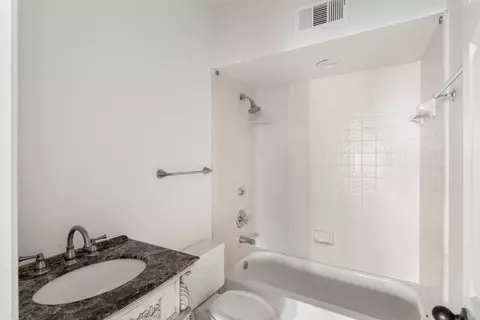 Bath - 931 Harbor View St, Memphis, TN 38103 photo 3 of 3
