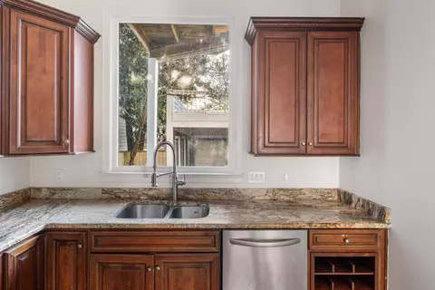 Kitchen - 931 Harbor View St, Memphis, TN 38103 photo 3 of 3