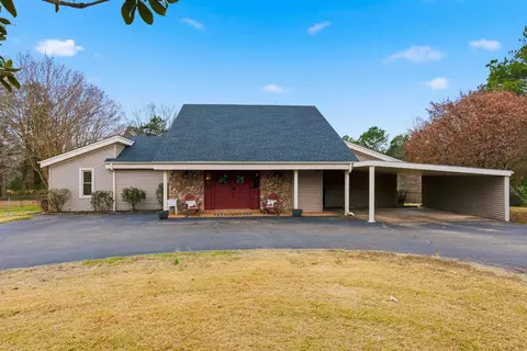 704 Tem St, Bolivar, TN 38008