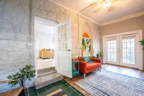 Entry Way - 2035 Central Ave, Memphis, TN 38104 photo 1 of 1