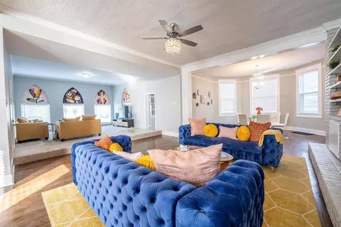 Living - 2035 Central Ave, Memphis, TN 38104 photo 1 of 3