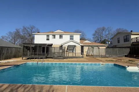 Exterior - 6069 Bluesprings Ave, Bartlett, TN 38134 photo 2 of 5