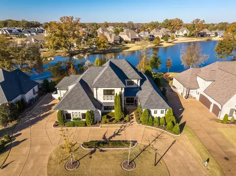 170 Twin Lakes Dr, Piperton, TN 38017
