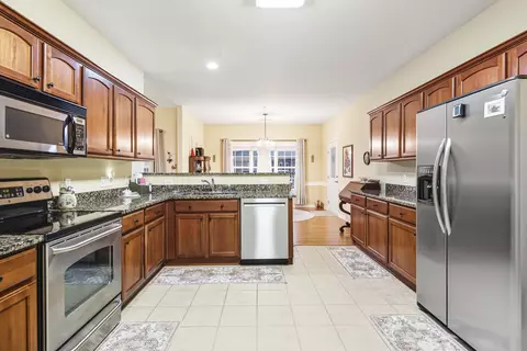 Kitchen - 43 Peyton Ridge Cv #40, Collierville, TN 38017 photo 3 of 4