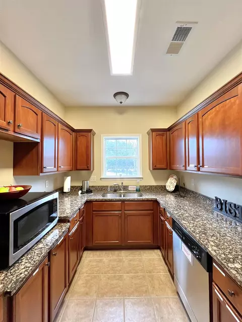 Kitchen - 43 Peyton Ridge Cv #40, Collierville, TN 38017 photo 4 of 4
