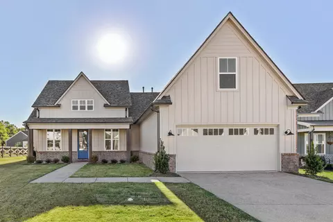 65 Highland Park Dr, Oakland, TN 38060