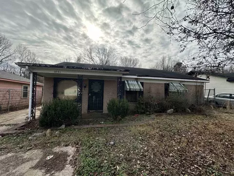 1051 Canary Ln, Memphis, TN 38109