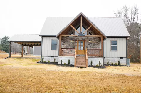 261 Oakgrove Rd, Selmer, TN 38375