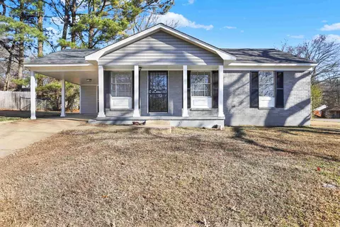 3716 Ridgemont Rd, Memphis, TN 38128