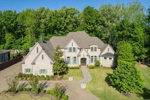 547 Lambs Brook Ln, Collierville, TN 38017