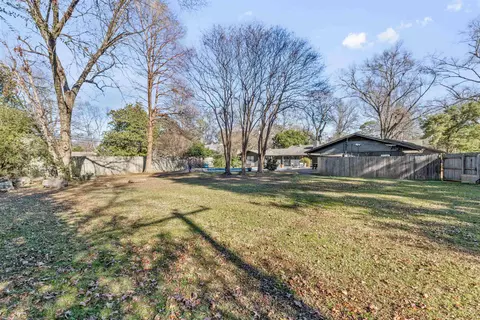 Exterior - 123 E Cherry Dr, Memphis, TN 38117 photo 5 of 6