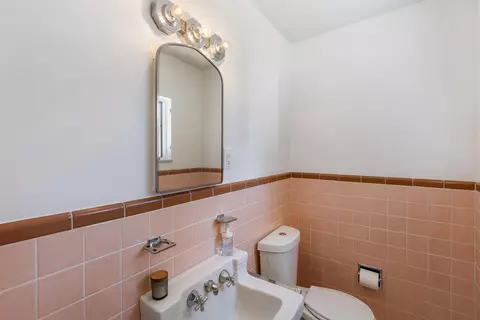 Bath - 123 E Cherry Dr, Memphis, TN 38117 photo 1 of 6