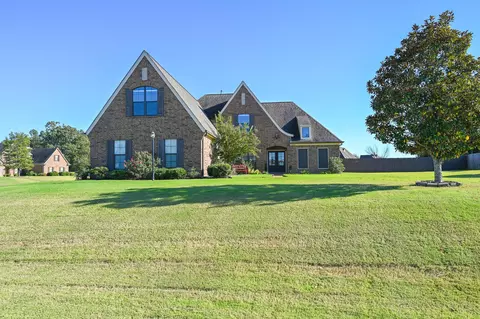 14291 Buttercup Dr, Olive Branch, MS 38654