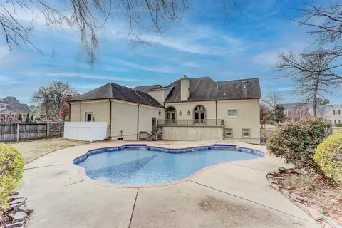 Exterior - 608 Roxburgh Dr, Collierville, TN 38017 photo 3 of 7