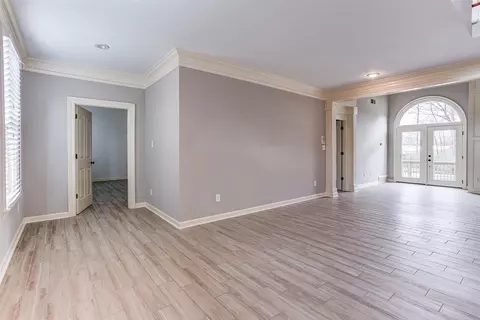 Living - 608 Roxburgh Dr, Collierville, TN 38017 photo 6 of 11