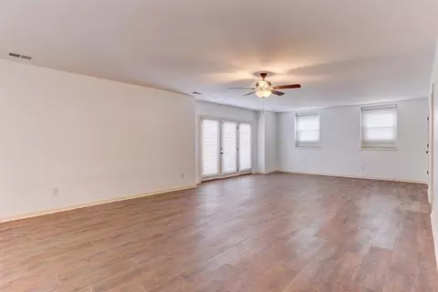 Living - 608 Roxburgh Dr, Collierville, TN 38017 photo 10 of 11
