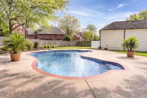 Exterior - 608 Roxburgh Dr, Collierville, TN 38017 photo 4 of 7