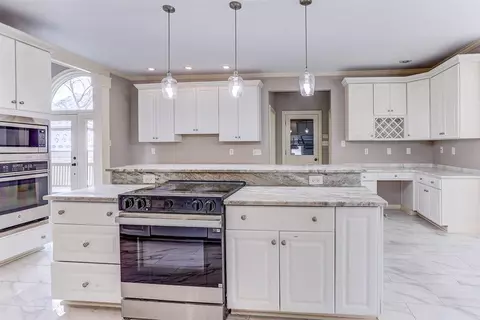 Kitchen - 608 Roxburgh Dr, Collierville, TN 38017 photo 2 of 4