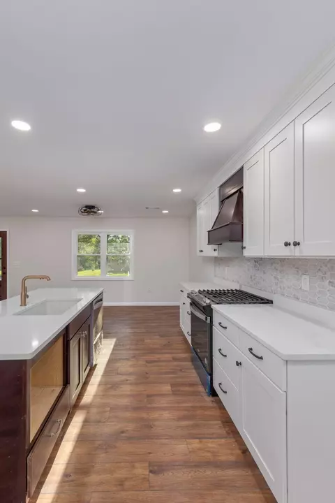 Kitchen - 17 County Road 233 Rd, Corinth, MS 38834 photo 4 of 6