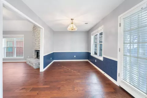 Living - 1147 Junco Cv, Collierville, TN 38017 photo 5 of 5