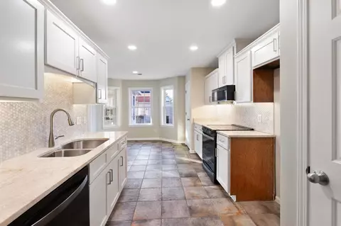 Kitchen - 1147 Junco Cv, Collierville, TN 38017 photo 1 of 2