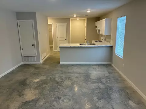 Living - 990 Par Ave, Memphis, TN 38127 photo 1 of 1