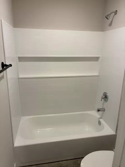 Bath - 990 Par Ave, Memphis, TN 38127 photo 4 of 4